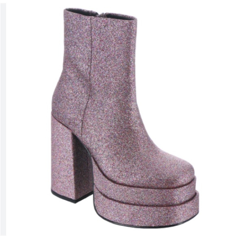 Steve Madden Cobra Boots NEW